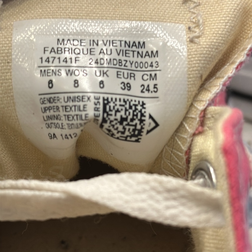 Converse - Picture 3 of 3